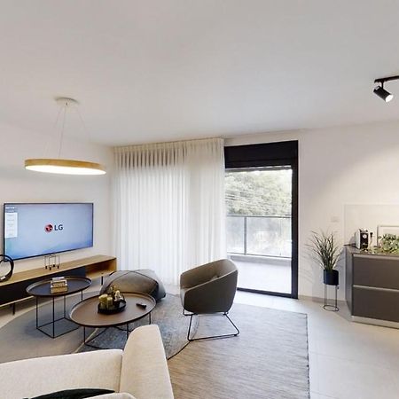 Luxury 3&4 Bedroom New Apartments - Close To The Beach & Bahai Gardens Haifa Exterior foto